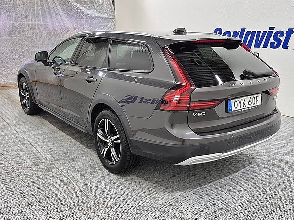 Volvo V90 Cross Country 5 of 8