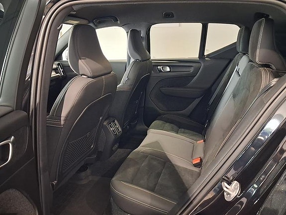 Volvo XC40 3 of 6