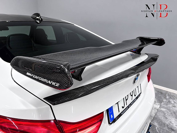BMW M4 7 of 30