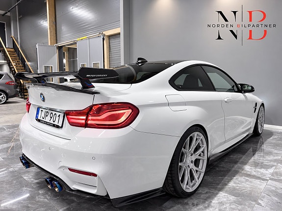 BMW M4 9 of 30