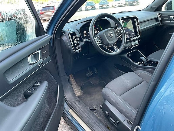 Volvo XC40 5 of 5