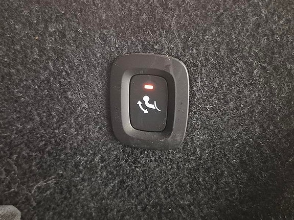 Volvo XC40 9 of 11