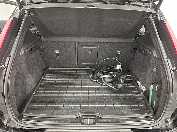 Volvo XC40 11 of 11