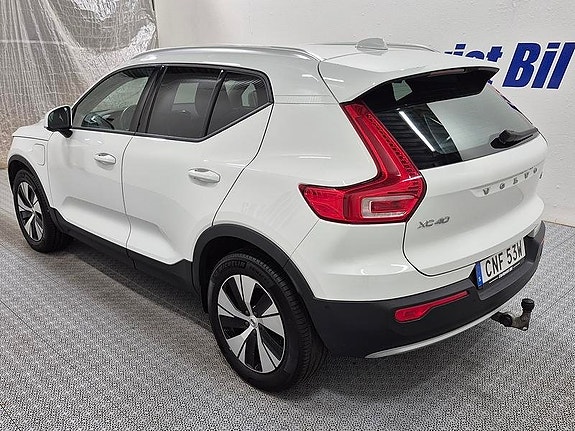 Volvo XC40 3 of 11
