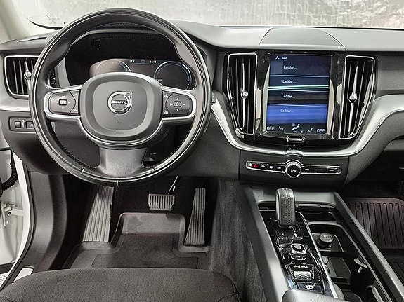 Volvo XC60 6 of 10