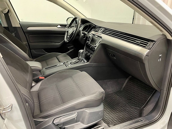 Volkswagen Passat Alltrack 13 of 23