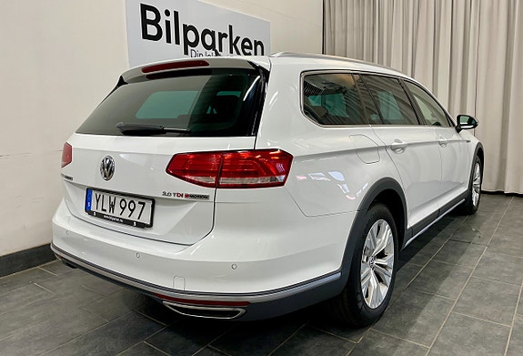 Volkswagen Passat Alltrack 4 of 23