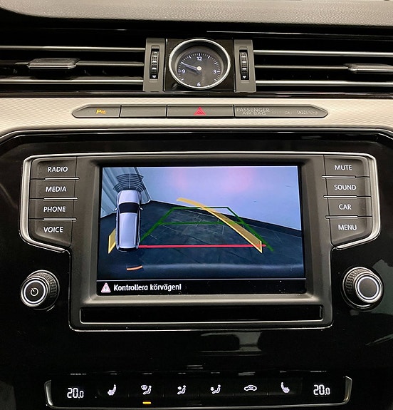 Volkswagen Passat Alltrack 10 of 23