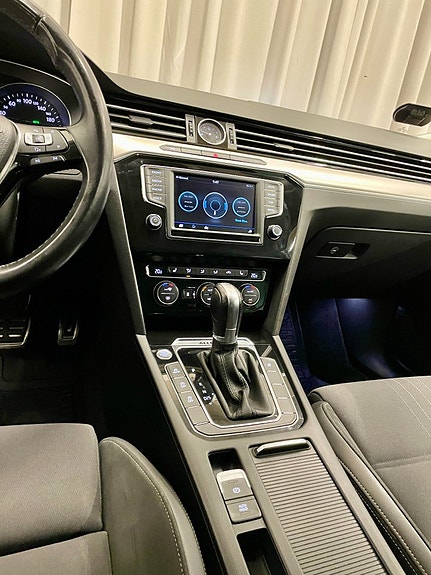 Volkswagen Passat Alltrack 11 of 23