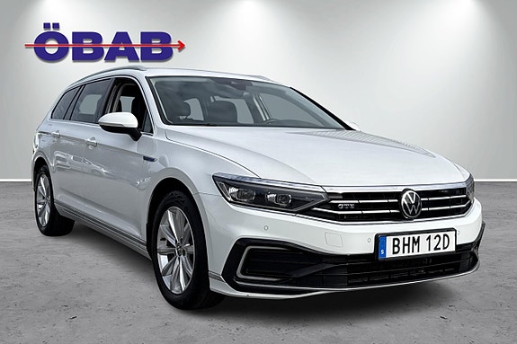 Volkswagen Passat 3 of 12