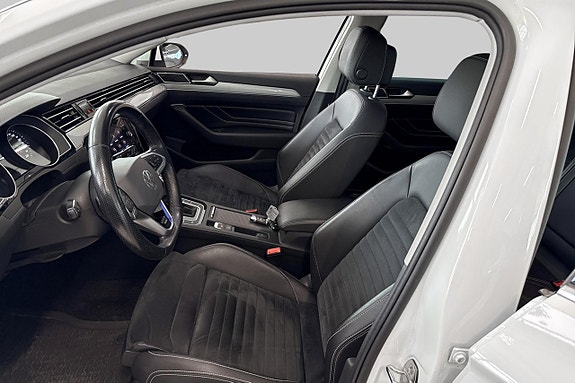 Volkswagen Passat 8 of 12