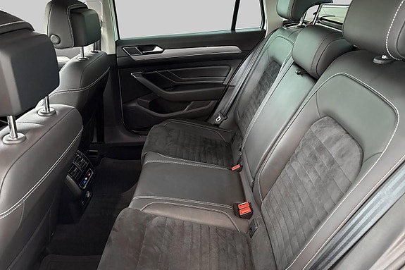 Volkswagen Passat 9 of 12