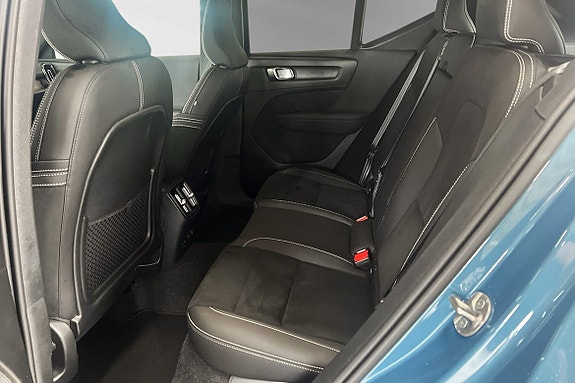 Volvo EX40 8 of 29