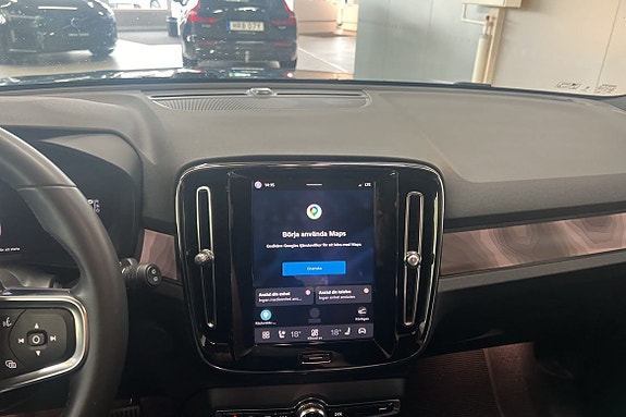 Volvo EX40 22 of 29
