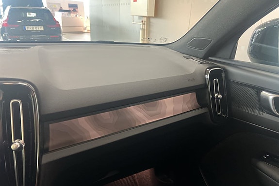 Volvo EX40 21 of 29