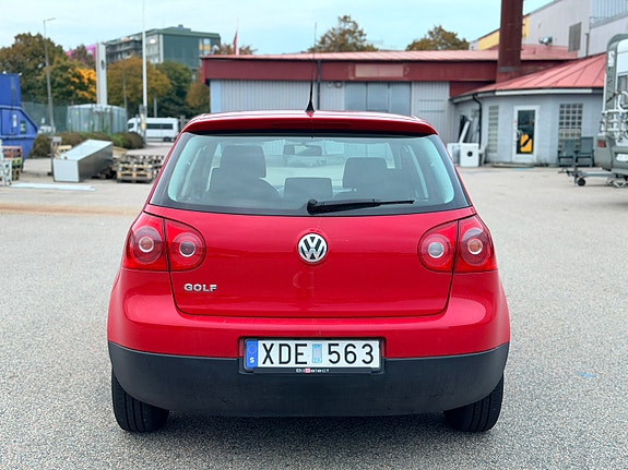 Volkswagen Golf V 6 of 16