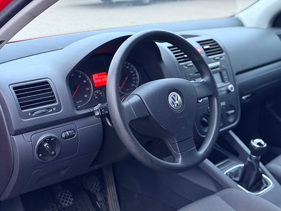 Volkswagen Golf V 8 of 16