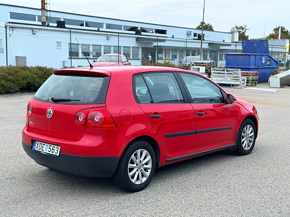 Volkswagen Golf V 5 of 16