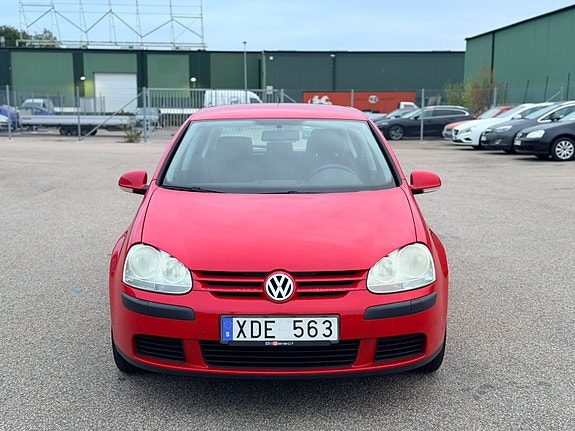 Volkswagen Golf V 2 of 16