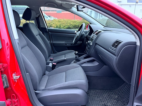 Volkswagen Golf V 11 of 16