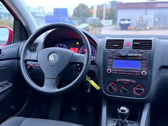 Volkswagen Golf V 14 of 16