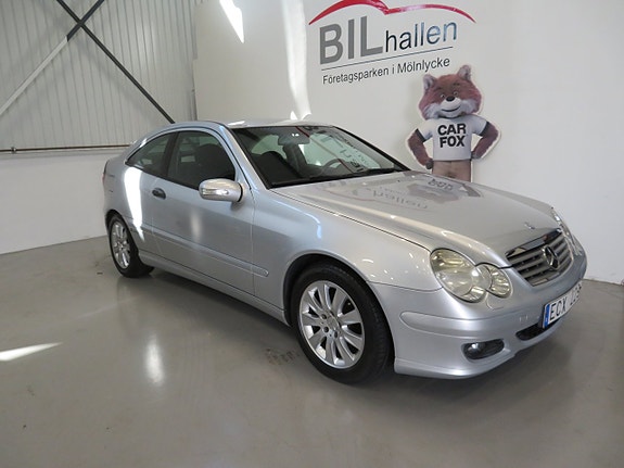 Mercedes-Benz C180 2 of 8