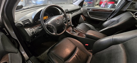 Mercedes-Benz C180 8 of 8