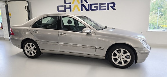 Mercedes-Benz C180 3 of 8
