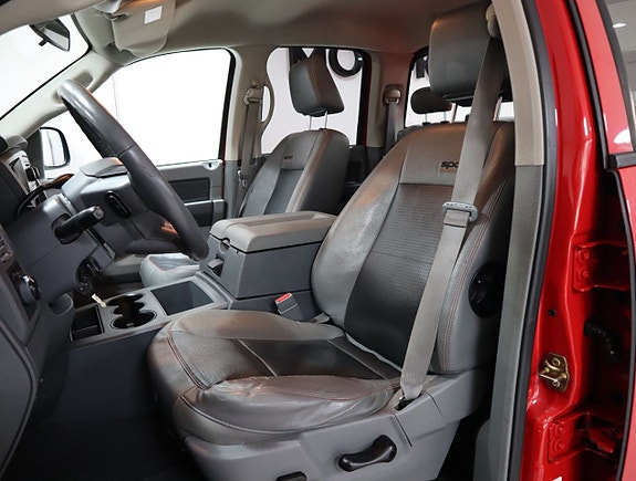 Dodge RAM 1500 8 of 18
