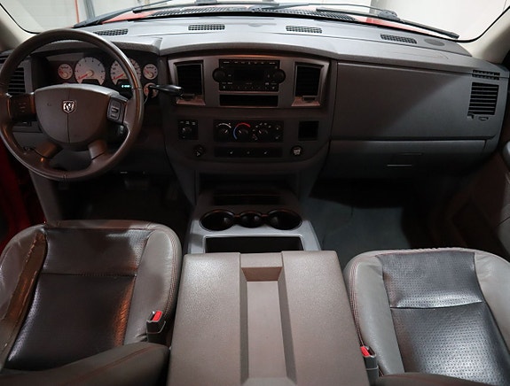 Dodge RAM 1500 12 of 18