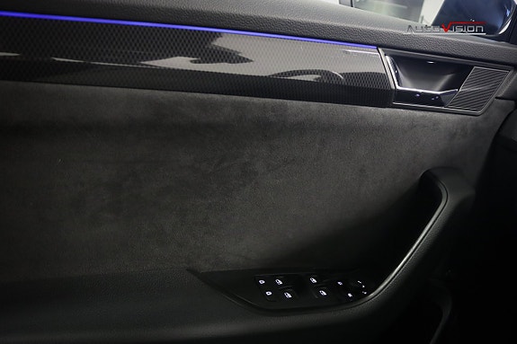 Skoda Superb 18 of 30