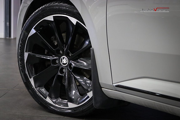 Skoda Superb 9 of 30