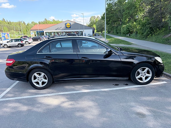 Mercedes-Benz E200 5 of 5