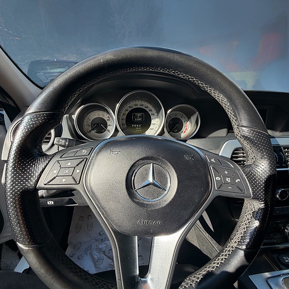 Mercedes-Benz C180 9 of 15