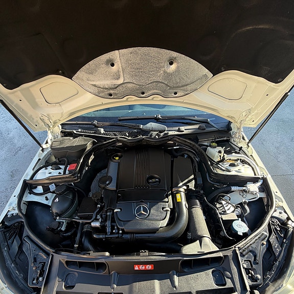 Mercedes-Benz C180 15 of 15