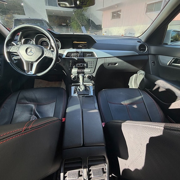 Mercedes-Benz C180 10 of 15