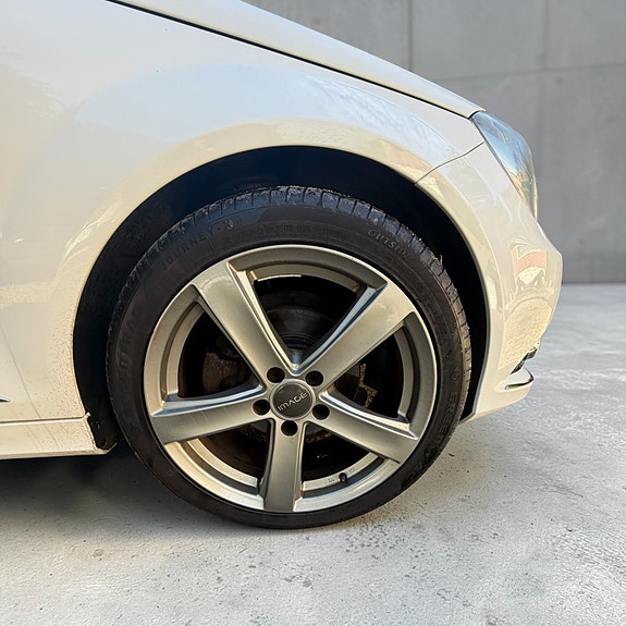Mercedes-Benz C180 7 of 15