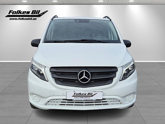 Mercedes-Benz Vito 119 2 of 11