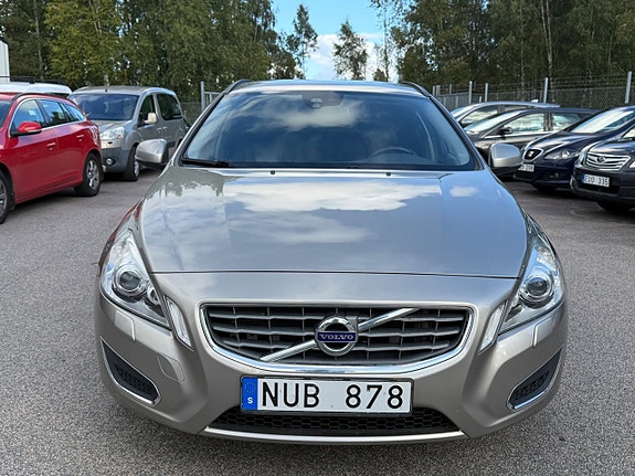 VOLVO V60 T4F 180CH - ETHANOL - POWERSHIFT - MOMENTUM - ATTELAGE - 166.000 KMS