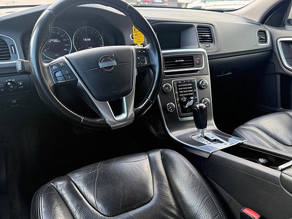 VOLVO V60 T4F 180CH - ETHANOL - POWERSHIFT - MOMENTUM - ATTELAGE - 166.000 KMS