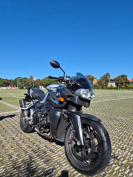 BMW K 1200 R 4 of 6