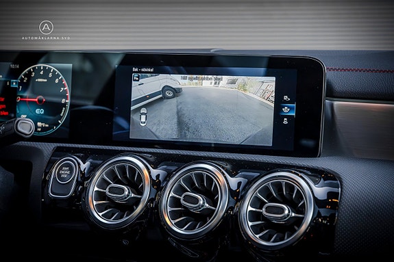 Mercedes-Benz CLA250 e 9 of 23