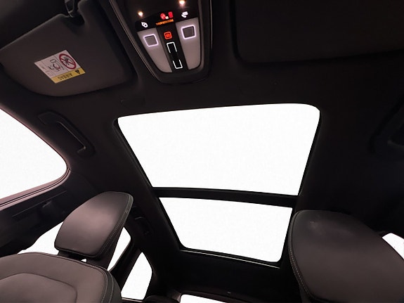 Volvo XC60 14 of 30
