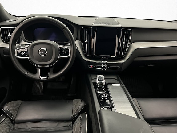Volvo XC60 16 of 30