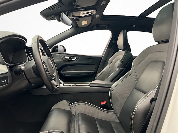 Volvo XC60 15 of 30
