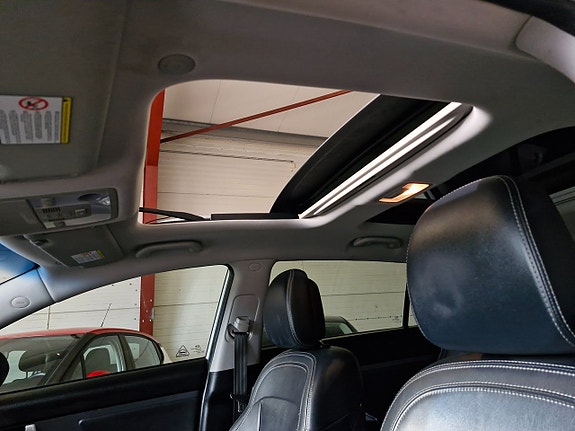 Volkswagen Passat 6 of 13