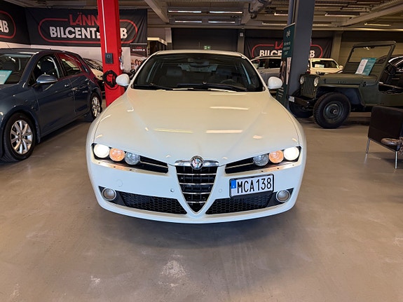 Alfa Romeo 159 3 of 24