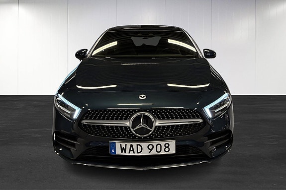 Mercedes-Benz A250 e 5 of 23