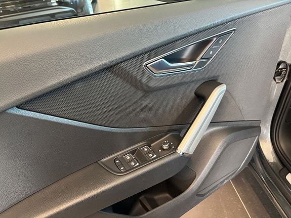 Audi Q2 8 of 14