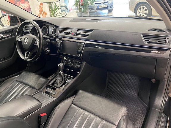 Skoda Superb 15 of 19